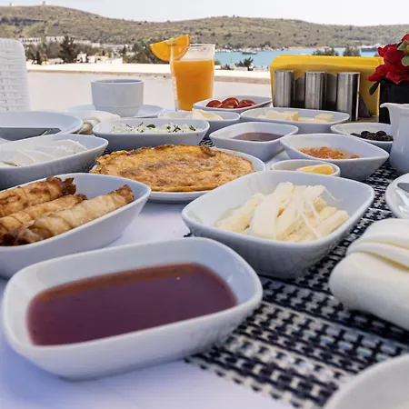 Hola Bodrum Otel 5*